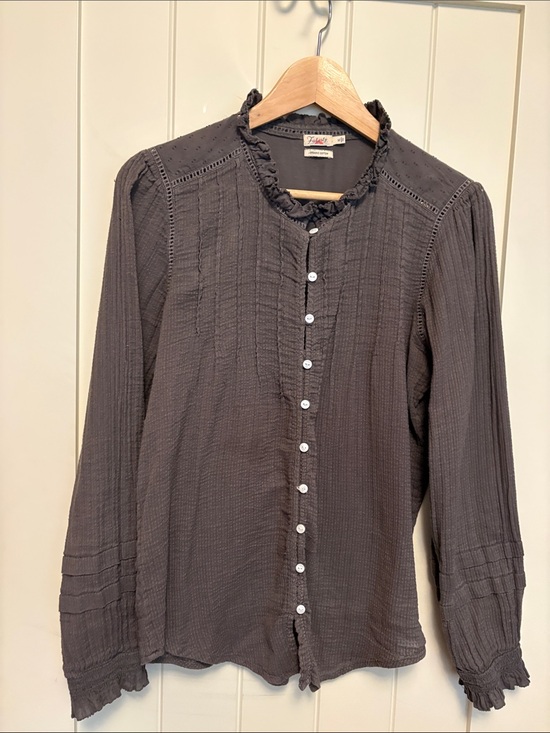 Faherty Tops - Faherty 100% cotton work blouse